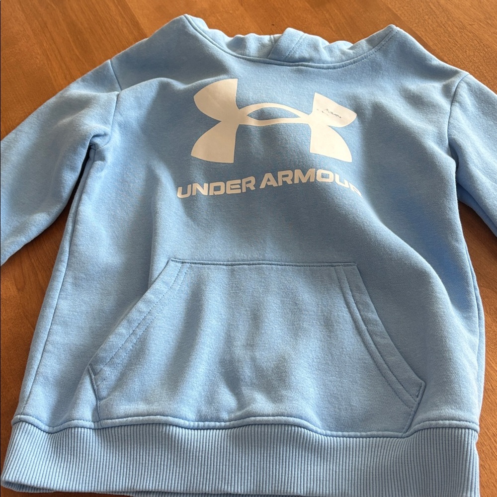 Boys Under Armour Athletic Sweatshirt Carolina Blue Size 7